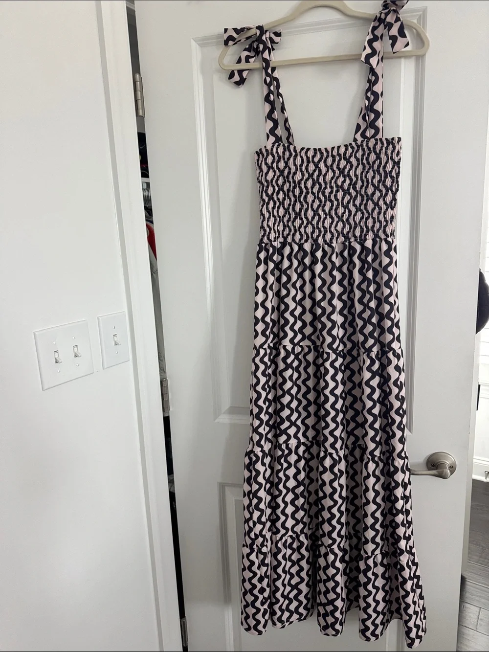 Smocked Tie-Shoulder Maxi Dress in Light Pink & Black Wave Print